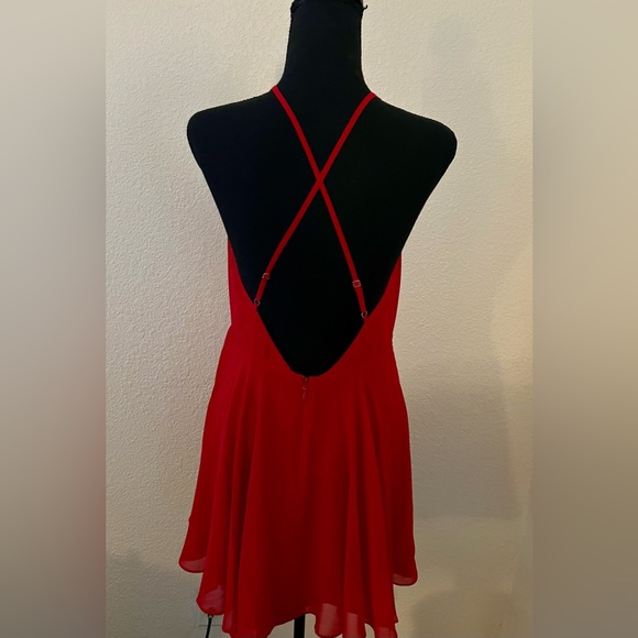NWT Bebe Mini Red Skater Dress Cross Back Chiffon Deep V Keyhole Size 8 - Picture 5 of 7